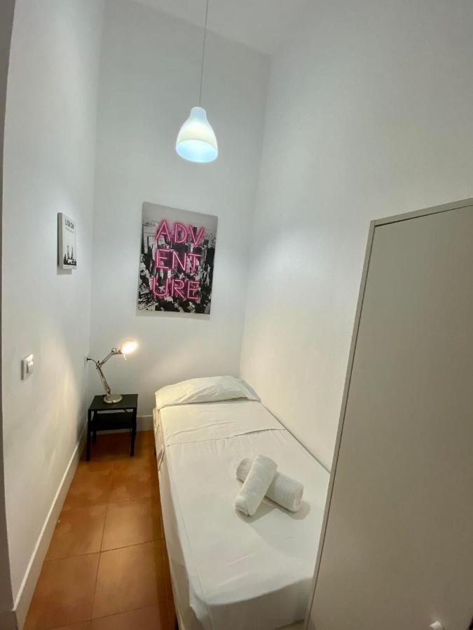 The Ship Apartment Valencia Buitenkant foto